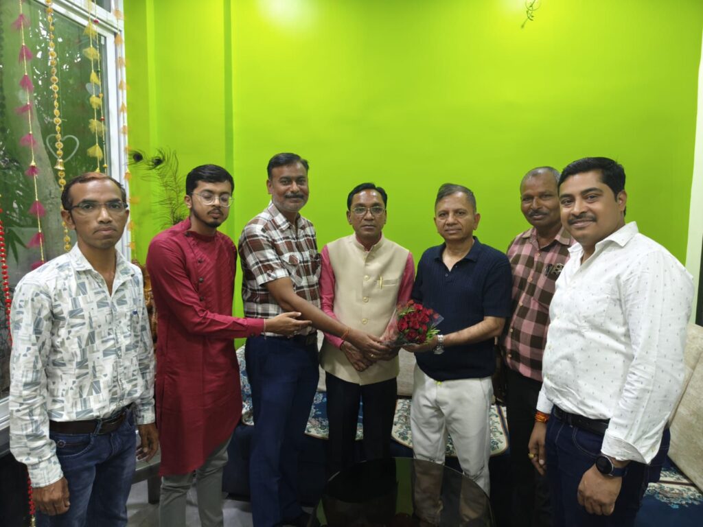 प्रदेश देवांगन समाज कर्मचारी /अधिकारी संगठन के दिशा मे प्रयास तेज, प्रतिनिधि मण्डल ने की जिले के डिप्टी कलेक्टर आशुतोष देवांगन, एडिशनल एसपी ममता देवांगन एवं तारकेश्वर देवांगन संयुक्त संचालक से की मुलाक़ात 3 img 20240324 wa00386327630965085230377