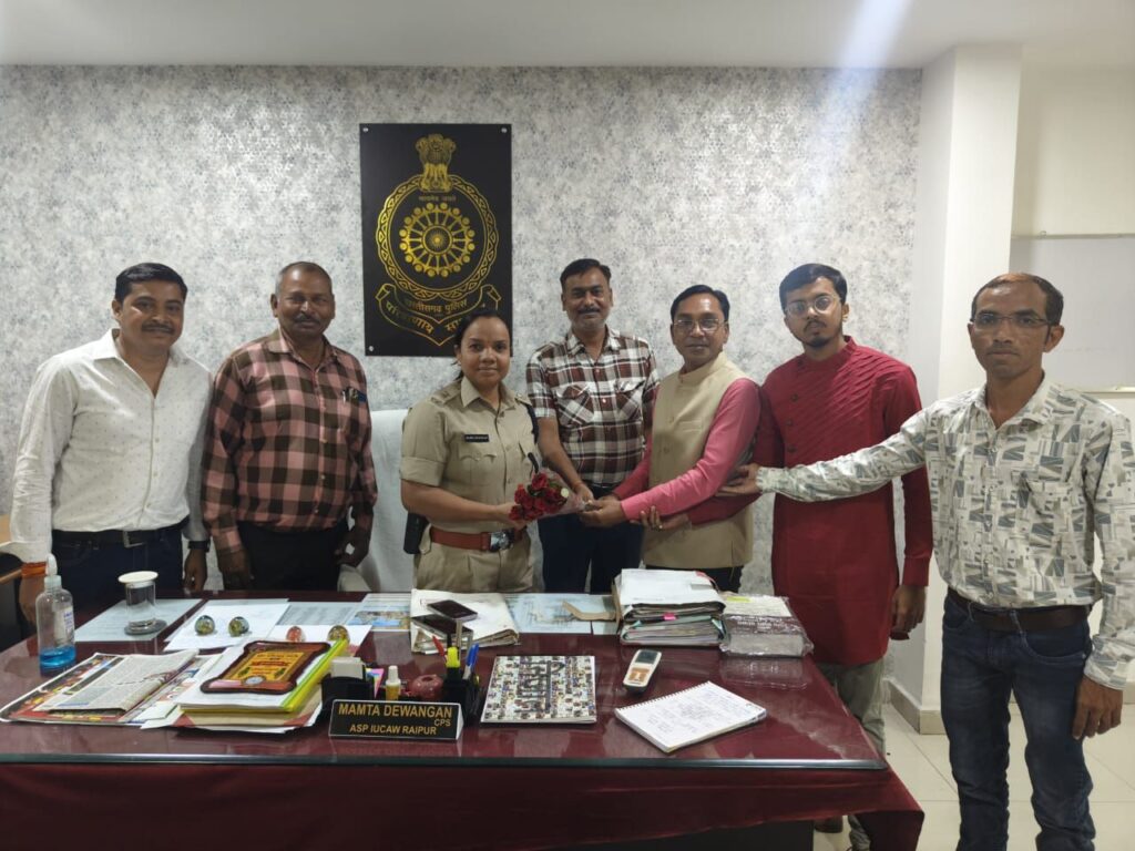 प्रदेश देवांगन समाज कर्मचारी /अधिकारी संगठन के दिशा मे प्रयास तेज, प्रतिनिधि मण्डल ने की जिले के डिप्टी कलेक्टर आशुतोष देवांगन, एडिशनल एसपी ममता देवांगन एवं तारकेश्वर देवांगन संयुक्त संचालक से की मुलाक़ात 2 img 20240324 wa00408226876464860644761