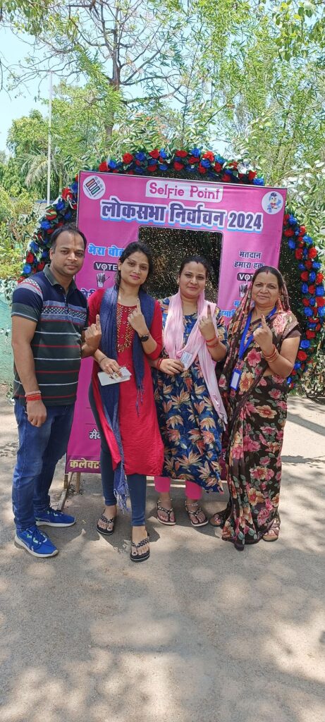 नवापारा मे लोकसभा चुनाव शांतिपूर्ण ढंग से संपन्न, मतदाताओं में दिखा अंतिम तक उत्साह 5 img 20240507 1130469148075501653674355