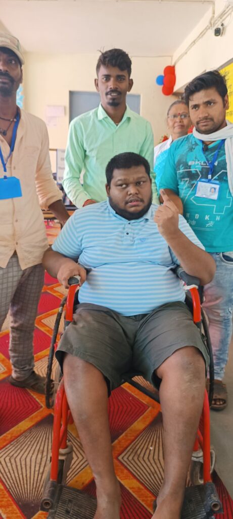 नवापारा मे लोकसभा चुनाव शांतिपूर्ण ढंग से संपन्न, मतदाताओं में दिखा अंतिम तक उत्साह 8 img 20240507 1153235297125610684470301