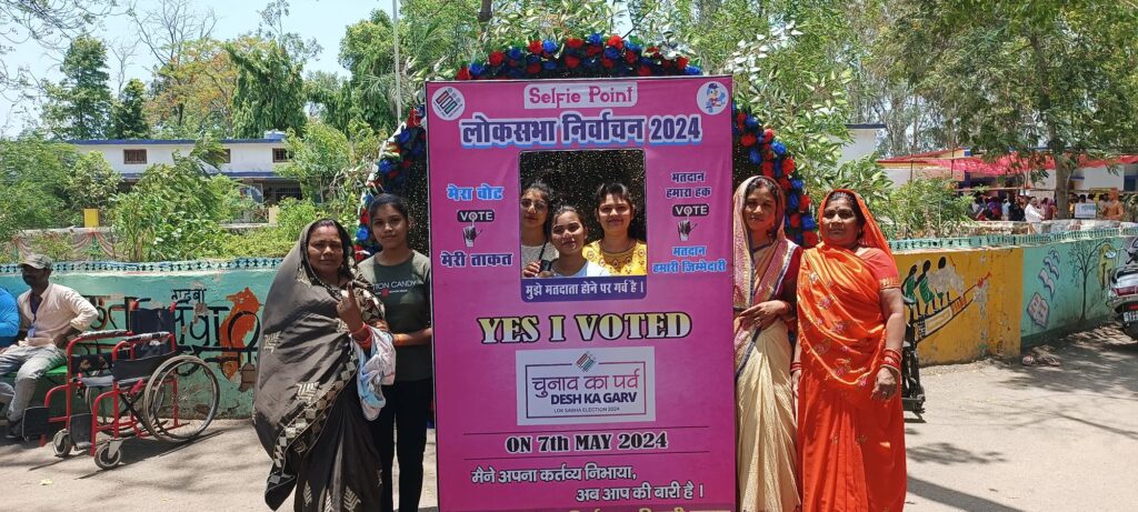 नवापारा मे लोकसभा चुनाव शांतिपूर्ण ढंग से संपन्न, मतदाताओं में दिखा अंतिम तक उत्साह 6 img 20240507 1202266844238778614209984