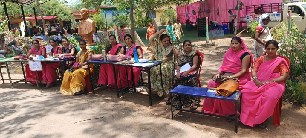 नवापारा मे लोकसभा चुनाव शांतिपूर्ण ढंग से संपन्न, मतदाताओं में दिखा अंतिम तक उत्साह 9 img 20240507 1202595310224879139183579