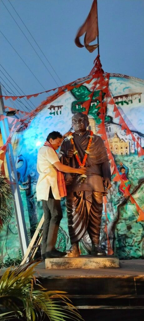 अभनपुर विधायक इंद्रकुमार साहू पहुंचे नवापारा, पार्टी कार्यकर्त्ताओ के साथ जाहिर की जीत की ख़ुशी, जताया आभार 3 fb img 17176696113014702883914570515726