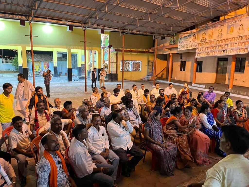 अभनपुर विधायक इंद्रकुमार साहू पहुंचे नवापारा, पार्टी कार्यकर्त्ताओ के साथ जाहिर की जीत की ख़ुशी, जताया आभार 5 fb img 17176707941241977803668105906823