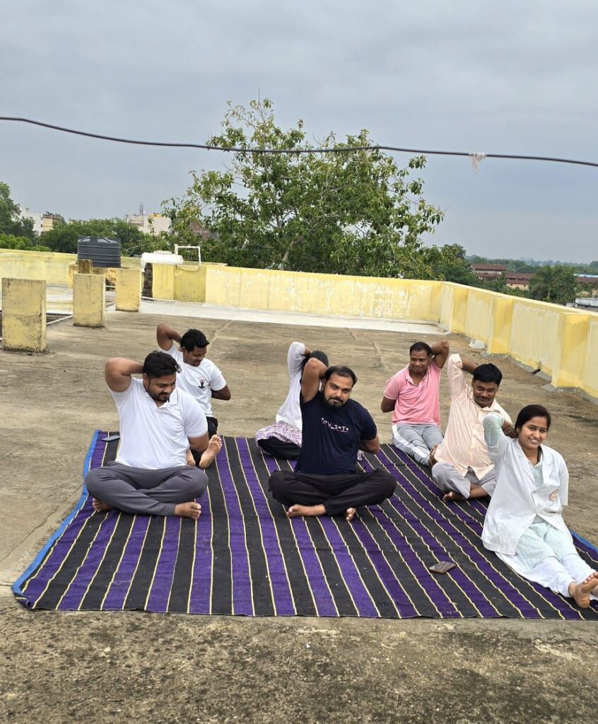 नवापारा सहित अंचल में धूमधाम से मना दसवा अंतराष्ट्रीय योग दिवस 3 img 20240621 wa00411191291504493638581