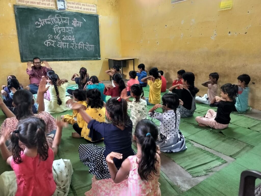 योग प्राणायाम से बढ़ती हैं हमारी शक्ति….. गोपाल यादव 4 img 20240622 wa00101955020629002958934