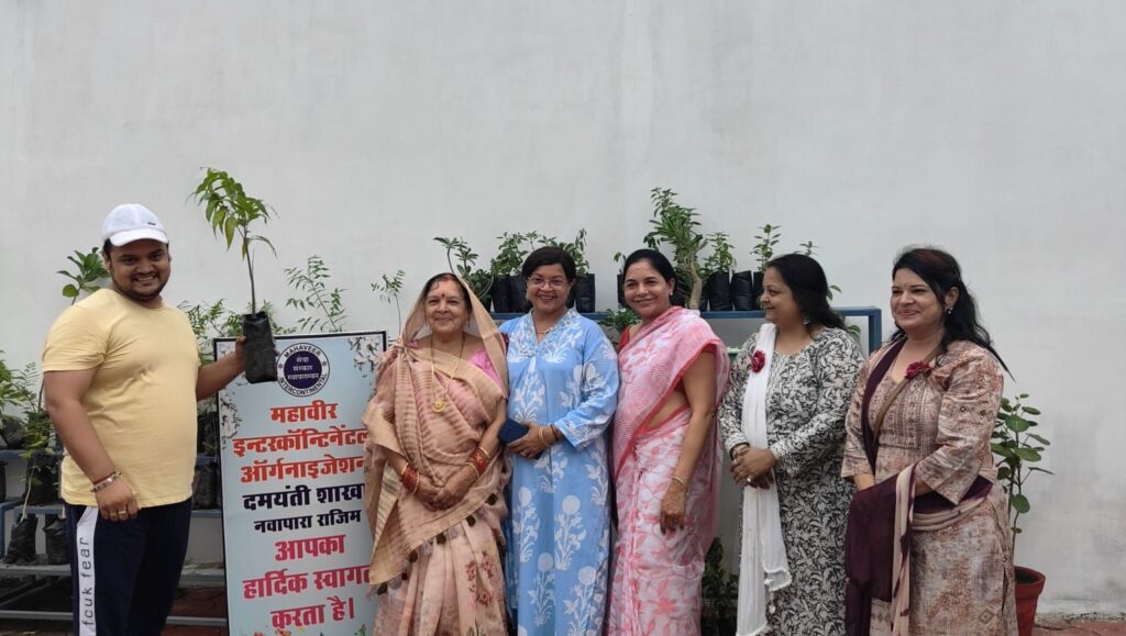 महावीर इंटरकॉन्टिनेंटल सर्विस ऑर्गेनाइजेशन के तत्वावधान में योगा व पौधरोपण कार्यक्रम संपन्न 3 img 20240622 wa00343789816904848706230