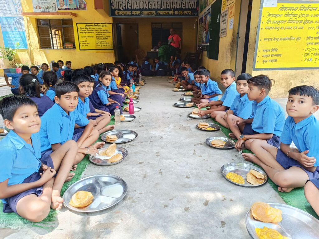 आदर्श शासकीय नवीन प्राथमिक शाला में हर्षोल्लास के साथ शाला प्रवेशोत्सव 3 img 20240626 wa00932280456822213618095