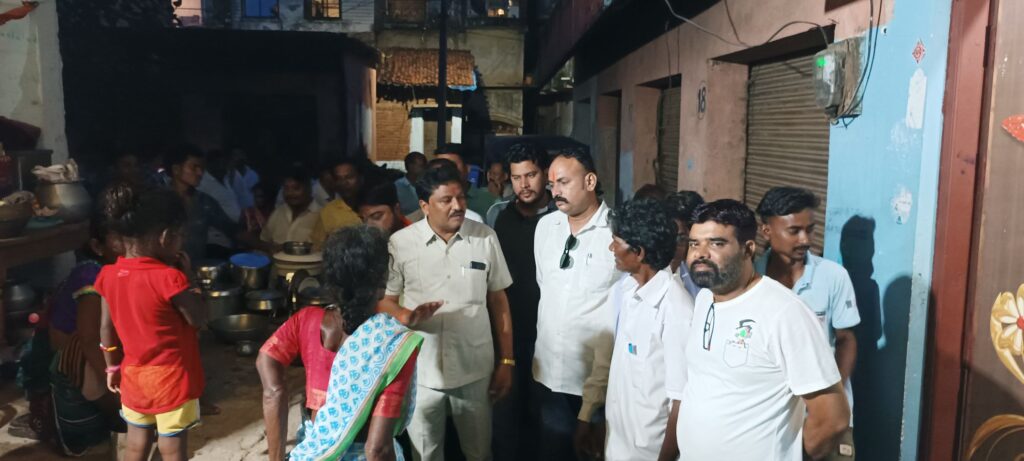 अभनपुर विधायक इंद्रकुमार साहू ने किया प्रभावित क्षेत्र का दौरा,प्रभावित लोगो से बातचीत कर जाना कुशलक्षेम 6 1001744499897131535880788025