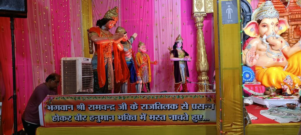 नगर मे आकर्षण का केंद्र बनी श्री नवयुवक दल गणेशोत्सव समिति की झांकी , गणेश स्थापना का 42 वाँ वर्ष 5 img 20240911 2045434260976991068120001