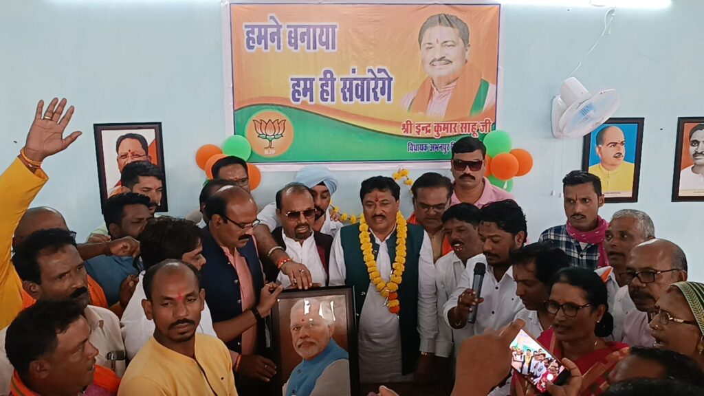 अभनपुर विधायक इंद्रकुमार साहू ने किया जनसम्पर्क कार्यालय का शुभारंभ, हर गुरुवार को दोपहर 3 बजे से लगेगा चौपाल 3 img 20240917 1643498701614740829685893