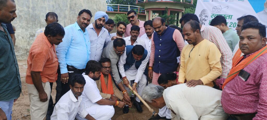 अभनपुर विधायक इंद्रकुमार साहू ने किया जनसम्पर्क कार्यालय का शुभारंभ, हर गुरुवार को दोपहर 3 बजे से लगेगा चौपाल 4 img 20240917 1724464171935122544765339