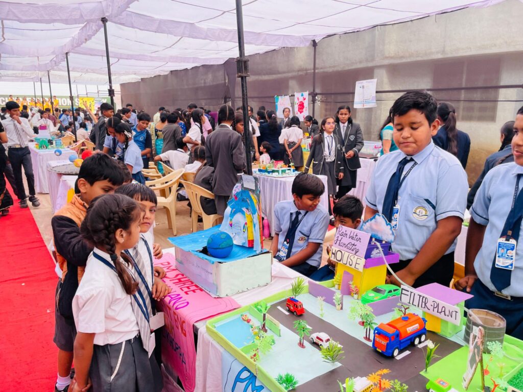 दावड़ा इंटरनेशनल स्कूल अभनपुर में कलाकृति 2.0 कार्यक्रम का हुआ भव्य आगाज, देखे विडिओ 9 img 20241122 wa00811995098096745828119