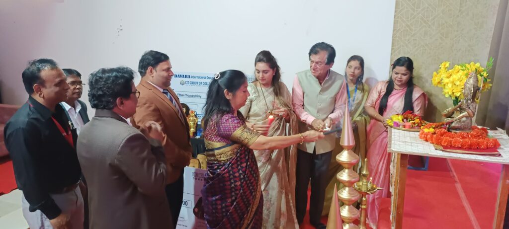 दावड़ा इंटरनेशनल स्कूल अभनपुर में आयोजित कलाकृति 2.0 कार्यक्रम का हुआ समापन, बच्चों ने दिखाए जौहर 11 img 20241123 1429142050132439303628116