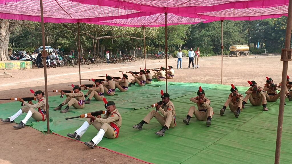 नवापारा पीएम श्री हरिहर विद्यालय मे धूमधाम से मनाया गया 76 वा एनसीसी स्थापना दिवस 3 img 20241124 1043078146530510525738986