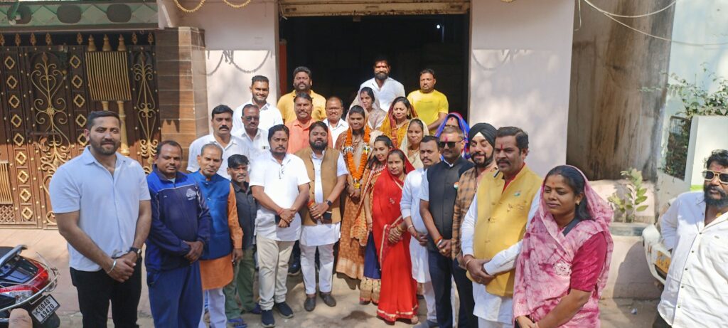 गोबरा नवापारा पालिका चुनाव, भाजपा से ओमकुमारी साहू तों कांग्रेस स्वर्णजीत सिंग कौर अध्यक्ष पद की प्रत्याशी 2 img 20250126 1209275892848983391906900