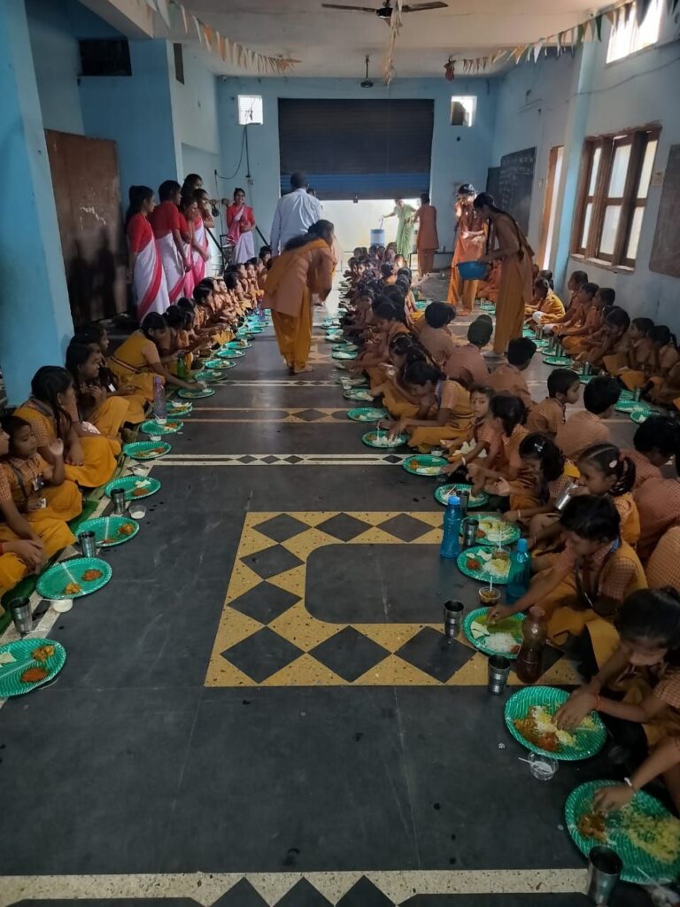 नगर क़े ज्ञानदीप स्कूल में बसंत पंचमी पर में हुआ यज्ञ पूजन का आयोजन 3 img 20250201 wa00331859530633002761359