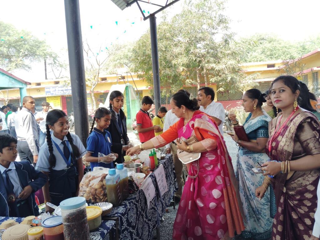 नगर क़े हरिहर शाला में वार्षिकोत्सव संपन्न, बड़ी संख्या में छात्र - छात्राएं रही उपस्थित 5 img 20250205 wa0036238460245267355065