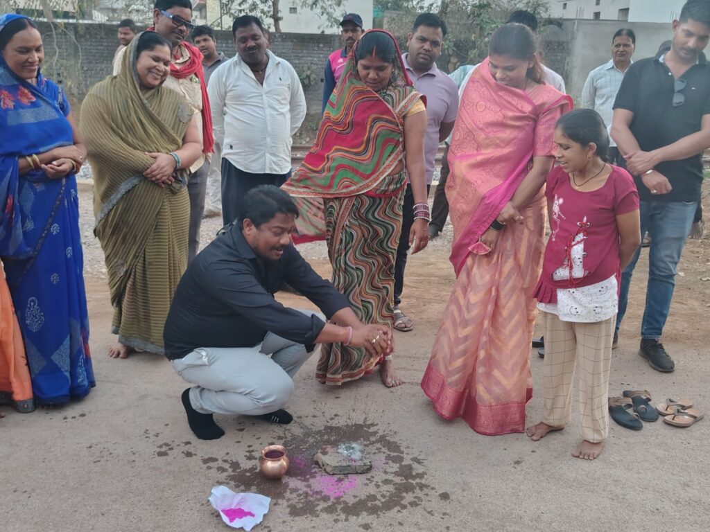 नपा अध्यक्ष के प्रयास से रेलवे द्वारा मार्ग की स्वीकृति, हुआ भूमिपूजन 2 img 20250318 wa00211887451891249758465
