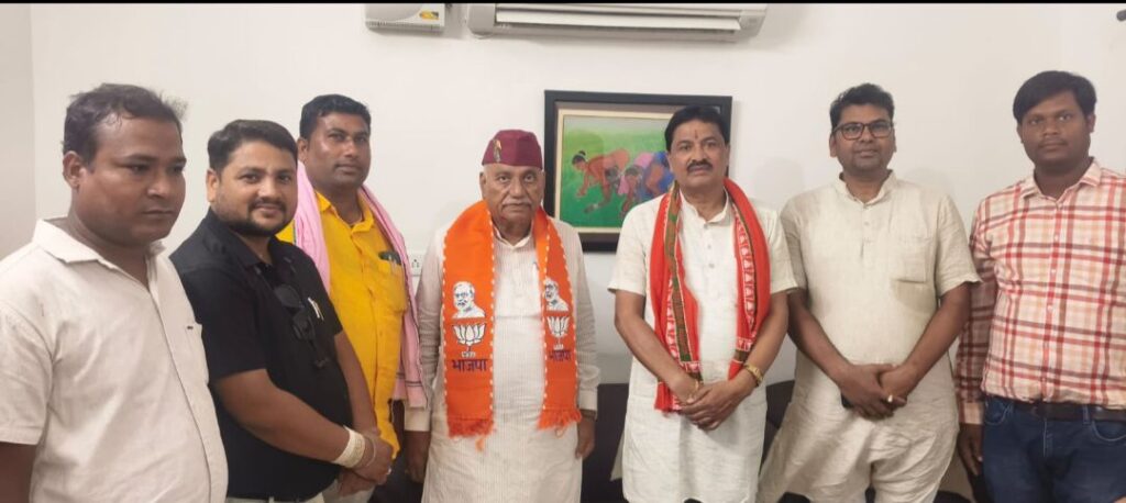 रायपुर जिला सरपंच संघ क़े अध्यक्ष बने मुकेश ढीढी, विधायक सहित समर्थको व समाजिकजनों ने दी बधाई 4 img 20250615 1957596627362788933130691