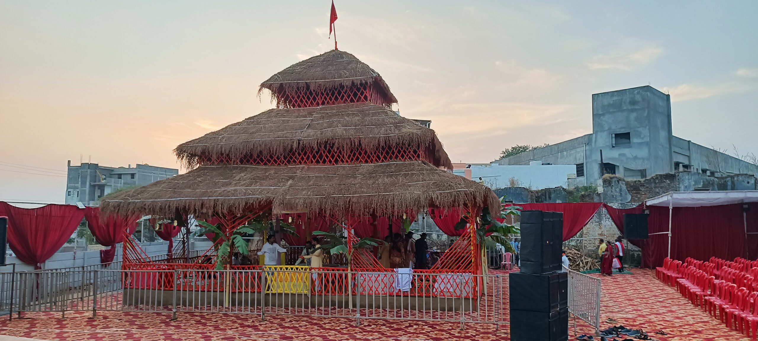 राधाकृष्ण मंदिर नवापारा में श्री विष्णु महायज्ञ का भव्य आयोजन आज से प्रारम्भ 6 IMG 20251123 171028 scaled