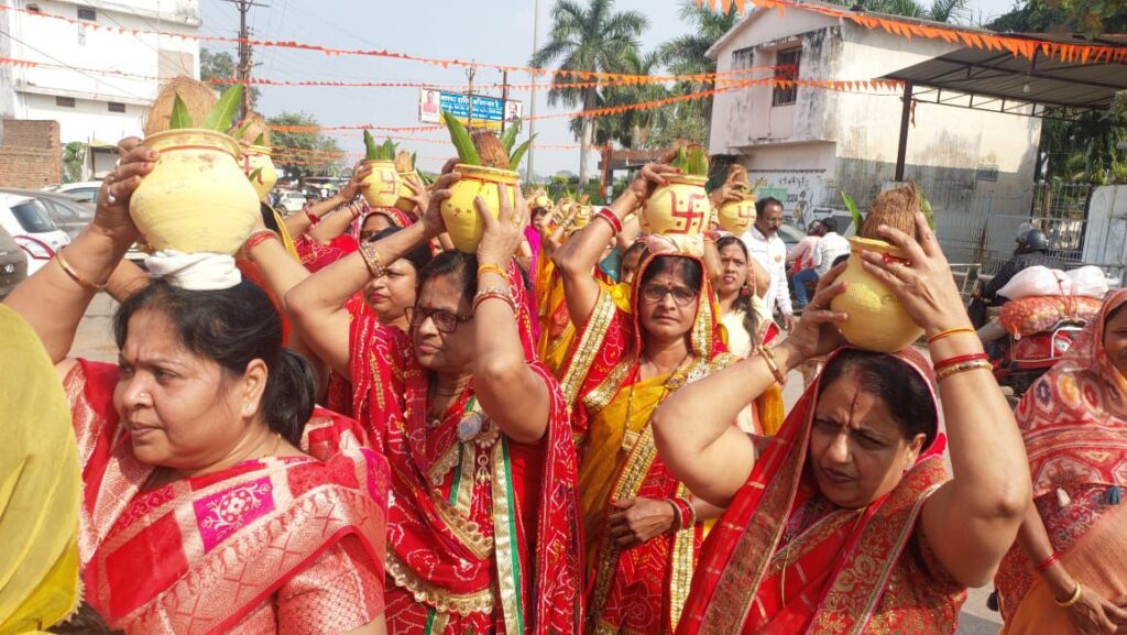 धर्म ध्वजा फहराने के साथ श्री विष्णु महायज्ञ का हुआ शुभारंभ, 30 नवंबर तक चलेगा यह अनूठा आयोजन 2 img 20251124 wa00365886158272656596138