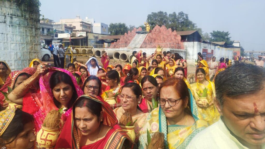 धर्म ध्वजा फहराने के साथ श्री विष्णु महायज्ञ का हुआ शुभारंभ, 30 नवंबर तक चलेगा यह अनूठा आयोजन 6 img 20251124 wa00402488019635126696971