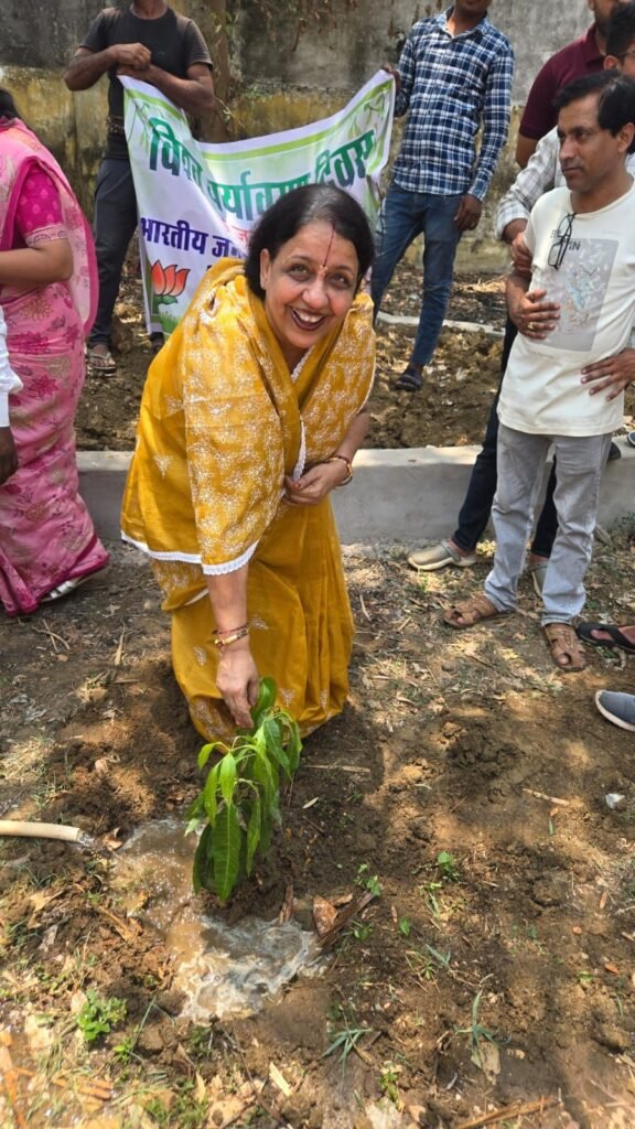विश्व पर्यावरण दिवस पर नवापारा भाजपा मंडल का वृक्षारोपण कार्यक्रम संपन्न 4 img 20260605 wa0021967328898823948510